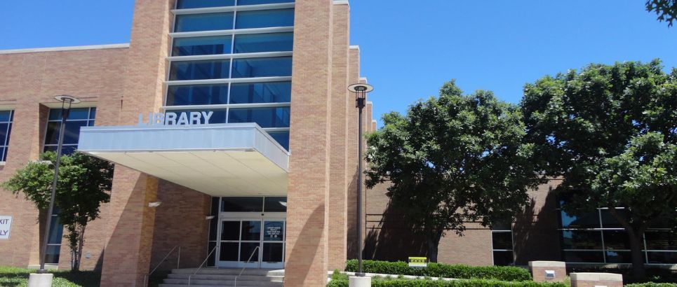Lewisville Public Library
